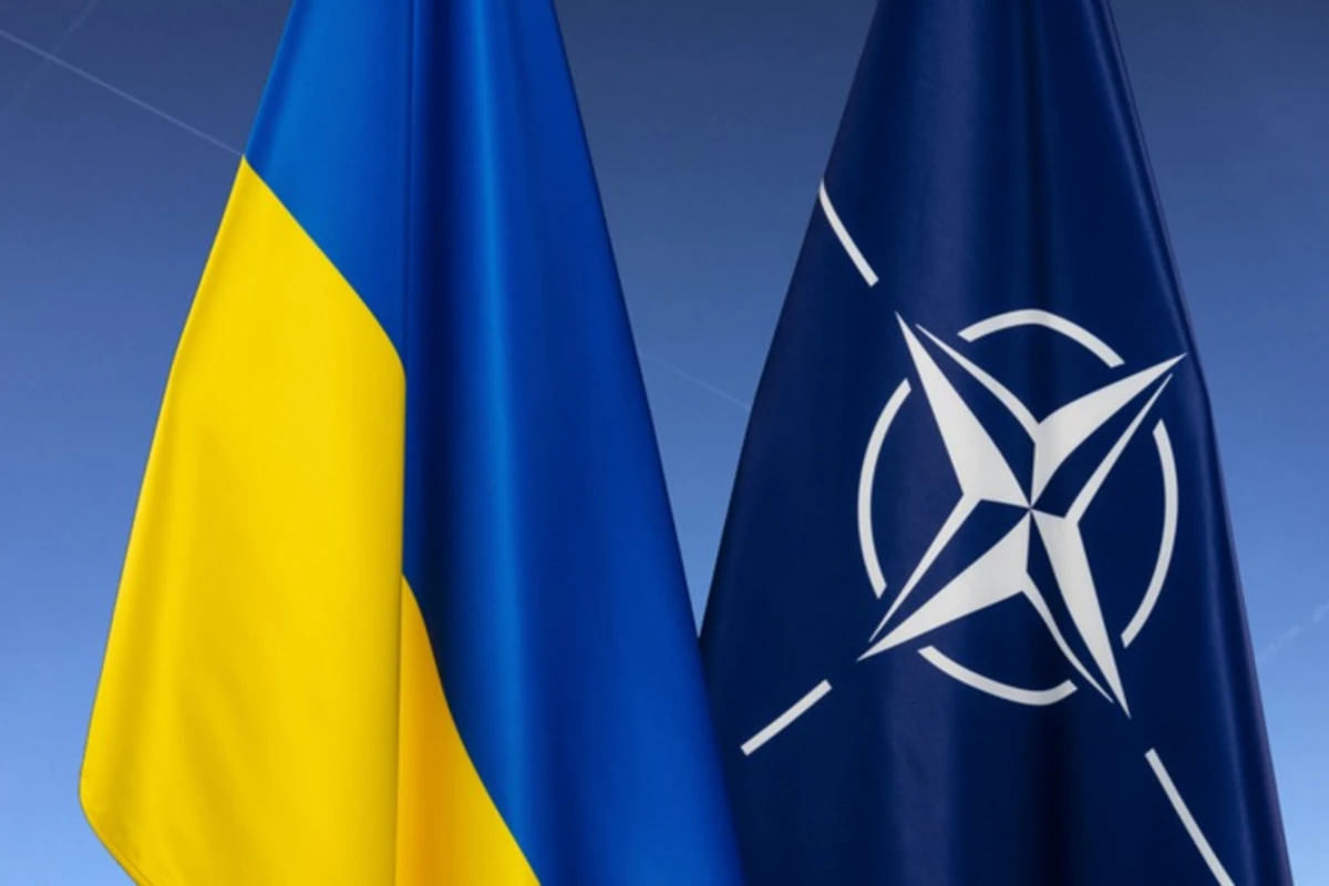 Обсуждение членства Украины в НАТО начнется в середине октября