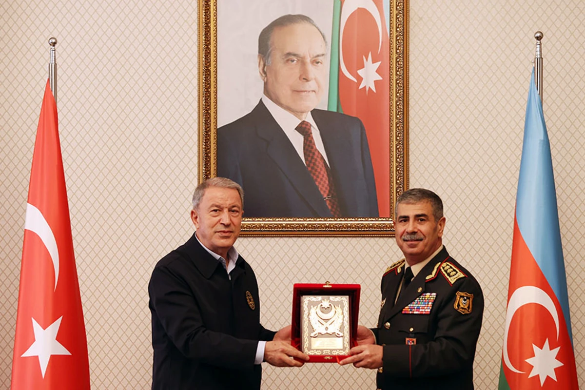 Azərbaycanın müdafiə naziri Türkiyənin milli müdafiə naziri ilə görüşüb - FOTO Azərbaycanın müdafiə naziri Türkiyənin milli müdafiə naziri ilə görüşüb - FOTO