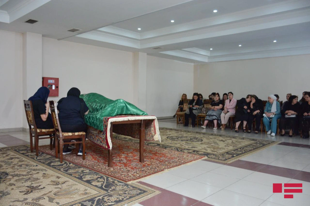 Araz Əlizadə dəfn edilib - YENİLƏNİB - FOTO Araz Əlizadə dəfn edilib - YENİLƏNİB - FOTO