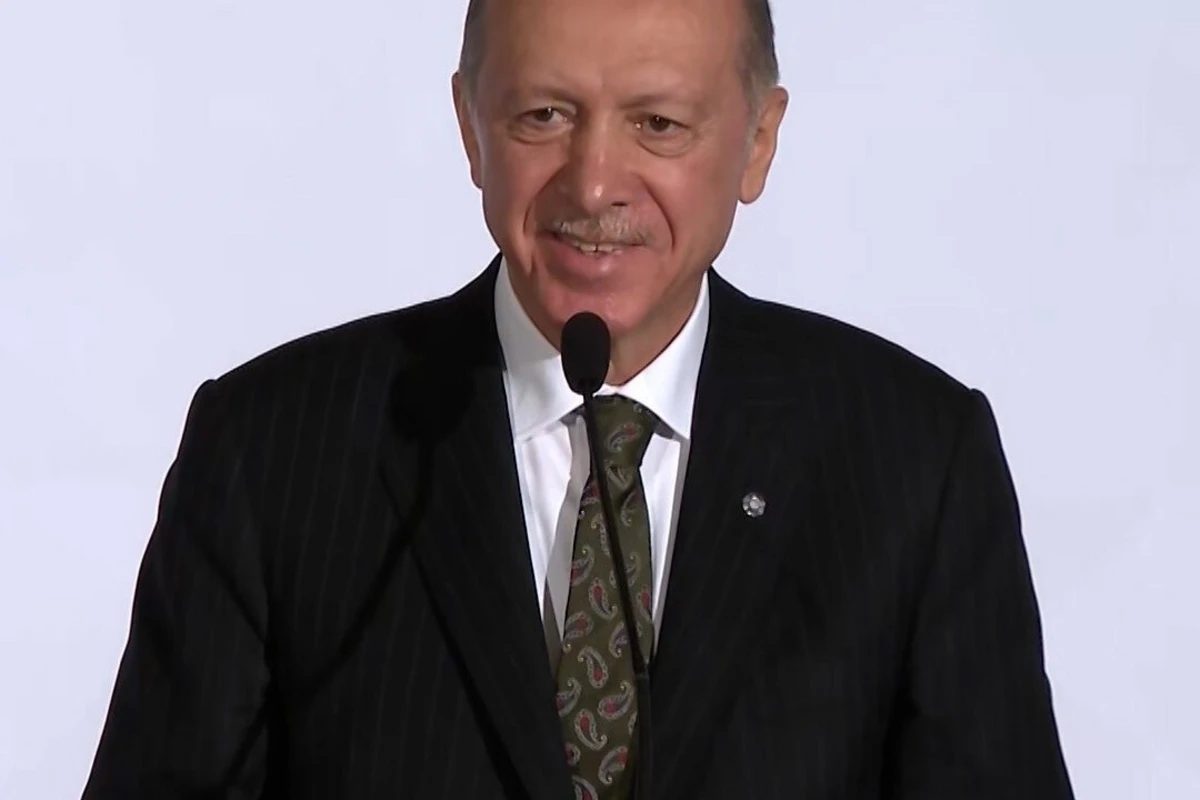 Ərdoğan: “Xanımlarımız yaxşı yola gedir, amma biz səninlə yola getmirik” - VİDEO