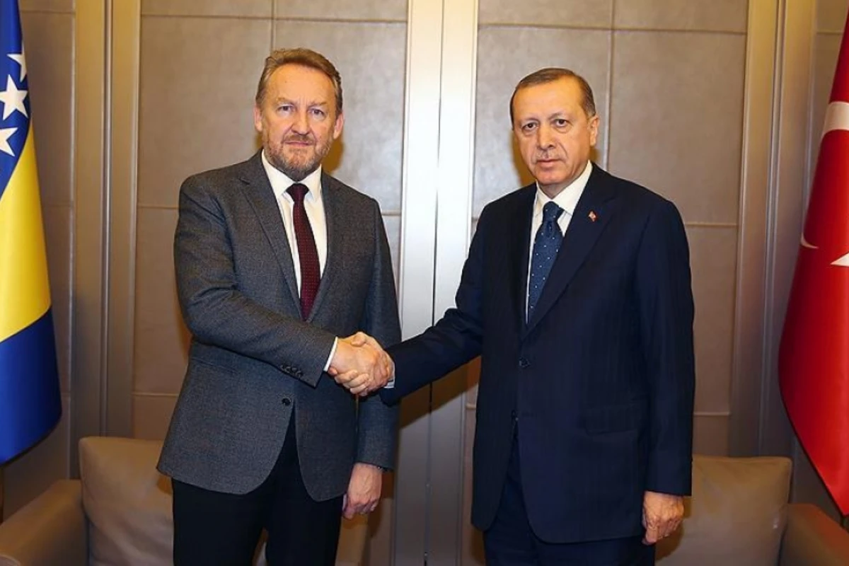 Ərdoğan Bakir İzetbeqoviçlə Bosniya və Herseqovinadakı seçkiləri müzakirə edib Ərdoğan Bakir İzetbeqoviçlə Bosniya və Herseqovinadakı seçkiləri müzakirə edib