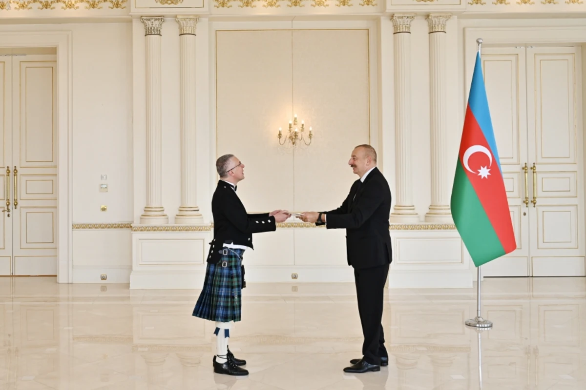 Prezident Britaniyanın Azərbaycanda yeni təyin olunmuş səfirinin etimadnaməsini qəbul edib - FOTO