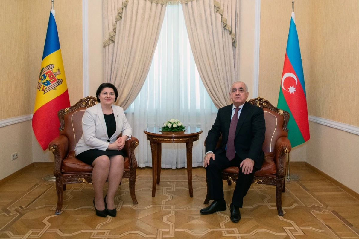 Əli Əsədov Moldovanın Baş naziri ilə görüşüb