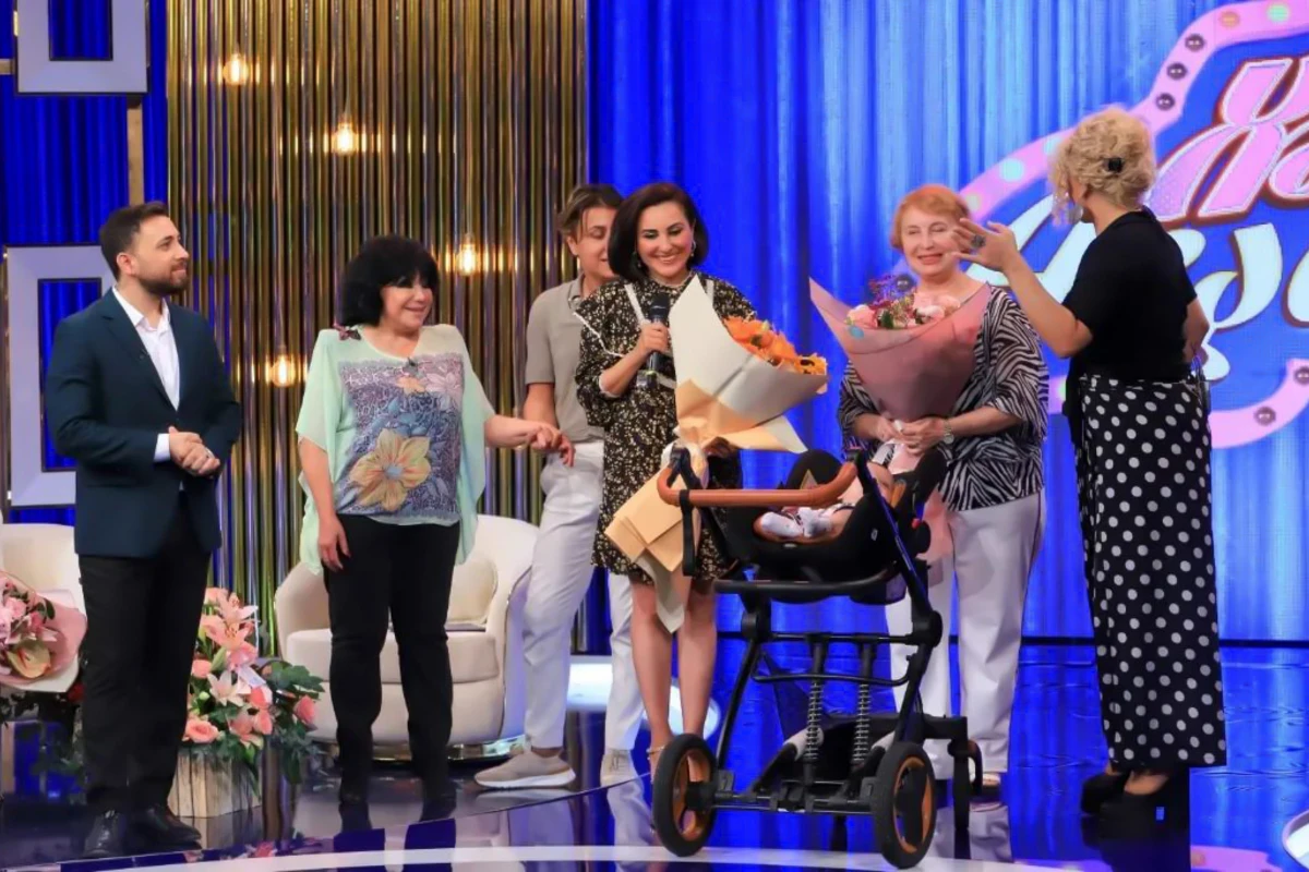 Flora Kərimova ilk dəfə qudası ilə EFİRƏ ÇIXDI - FOTO/VİDEO