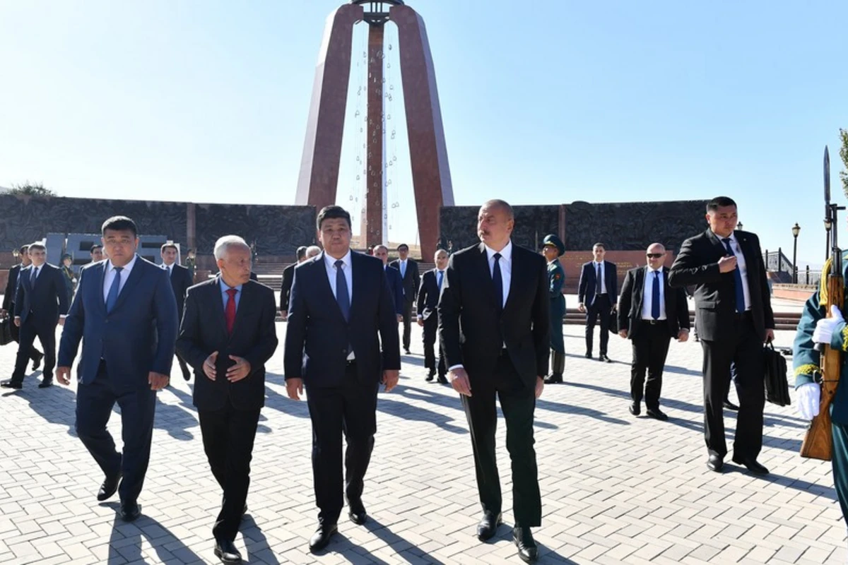 В Бишкеке открылся парк дружбы Кыргызстана и Азербайджана В Бишкеке открылся парк дружбы Кыргызстана и Азербайджана