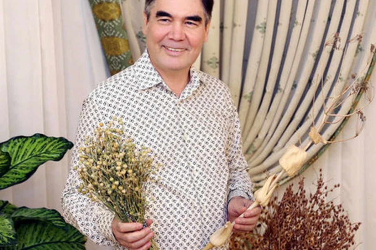 Keçmiş türkmənbaşı özünə yeni sənət tapıb - FOTO