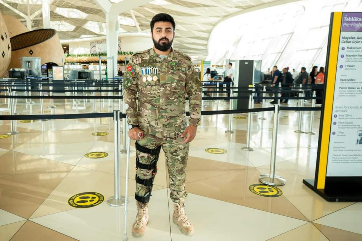 Ağır yaralanan qazimiz Türkiyəyə göndərildi - FOTO