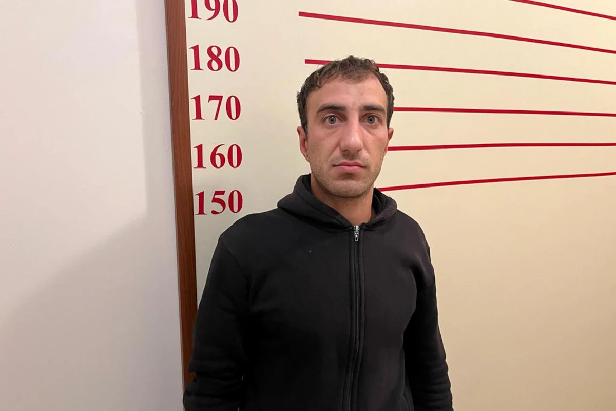 Avtoxuliqanlıq edən sürücü saxlanıldı, üzr istədi - VİDEO Avtoxuliqanlıq edən sürücü saxlanıldı, üzr istədi - VİDEO
