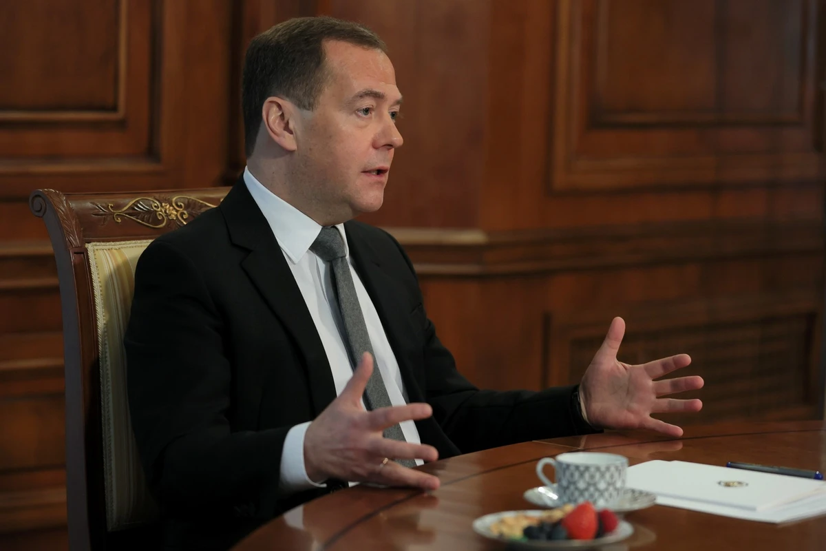 Медведев предупреждает Израиль