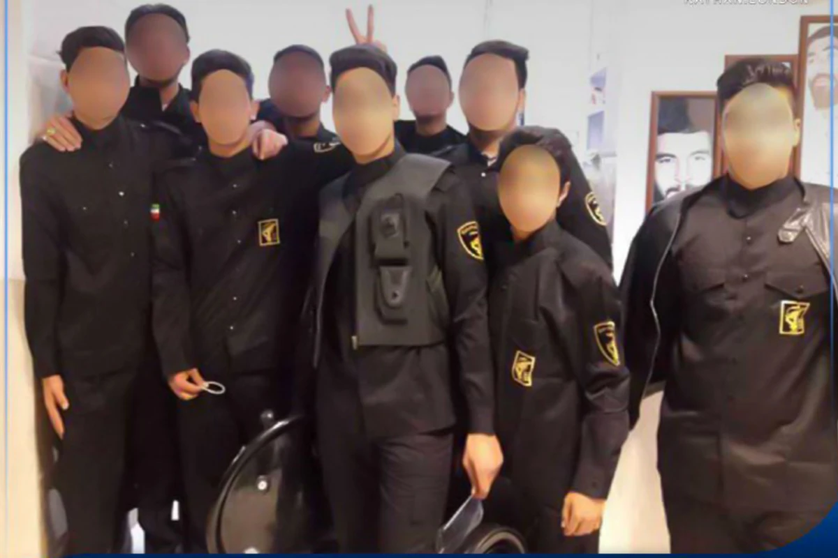 İranda etirazları yatırmaq üçün uşaqlardan istifadə edilir - FOTO