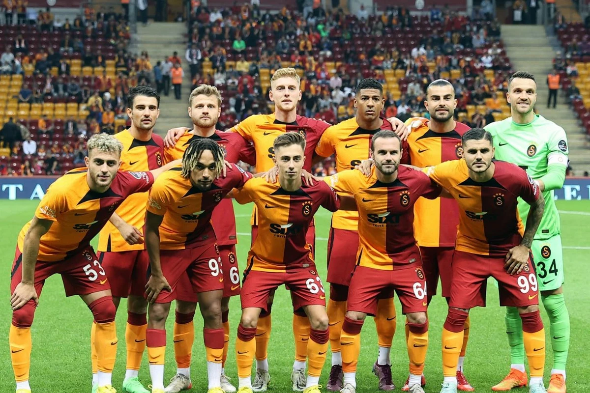 Galatasaray futbol klubu Azərbaycanı təbrik etdi - FOTO