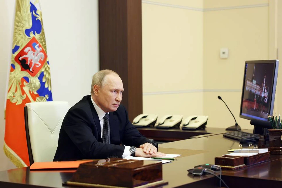 Putin Ukraynanın ilhaq olunan 4 vilayətində hərbi vəziyət elan edib