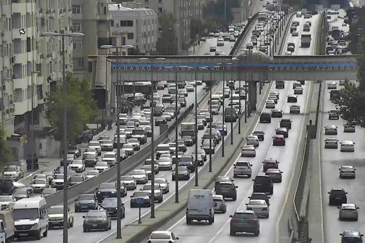 Bakıda sıxlıq olan yollar - SİYAHI