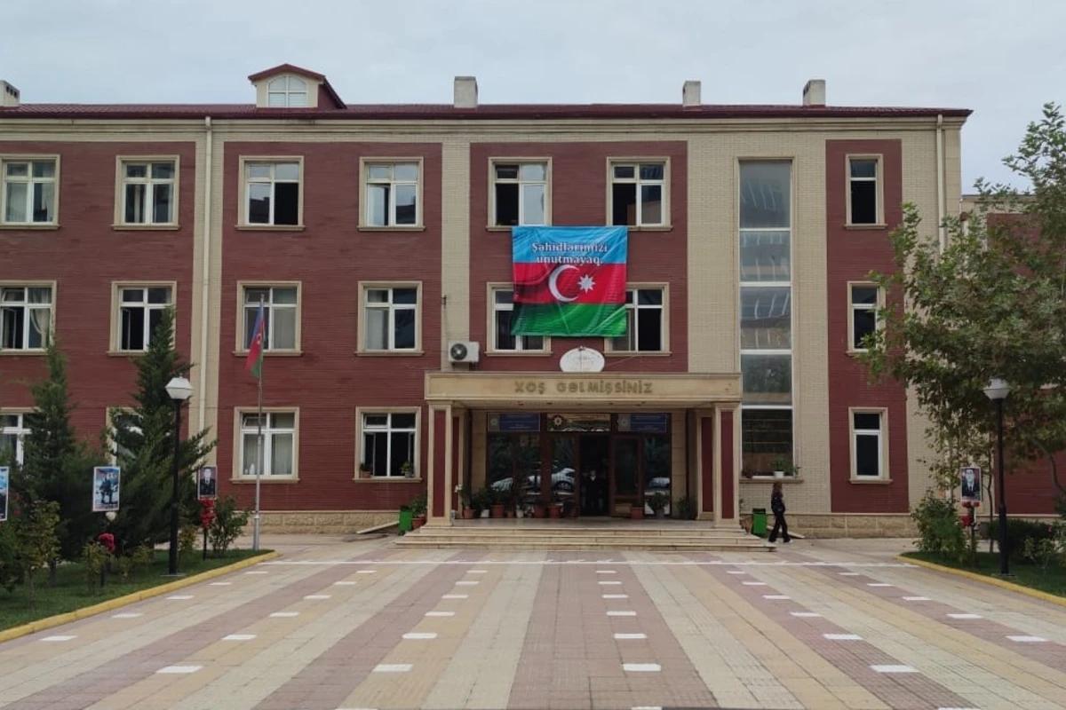Bakıda 8-ci sinif şagirdi həyatını itirdi - FOTO