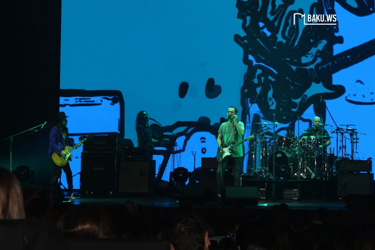 “Mor ve ötesi”nin Bakı konsertindən GÖRÜNTÜLƏR - FOTO