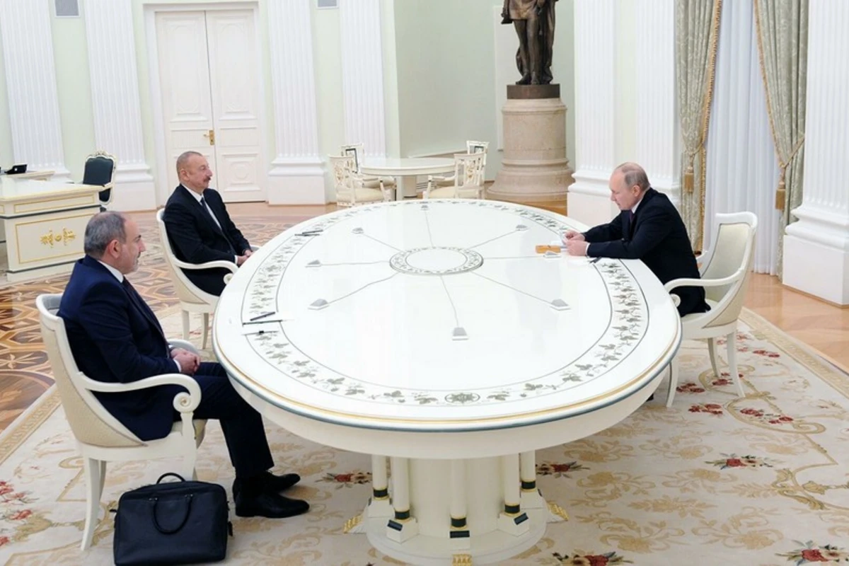 Putin Azərbaycan və Ermənistan liderlərini Rusiyaya üçtərəfli sammitə dəvət edib