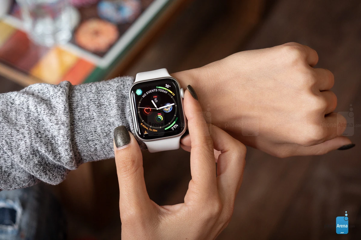 Apple Watch помогли спасти 12-летнюю девочку от рака