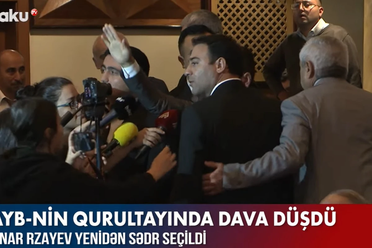 Yazıçılar Birliyinin qurultayında dava düşdü - VİDEO Yazıçılar Birliyinin qurultayında dava düşdü - VİDEO
