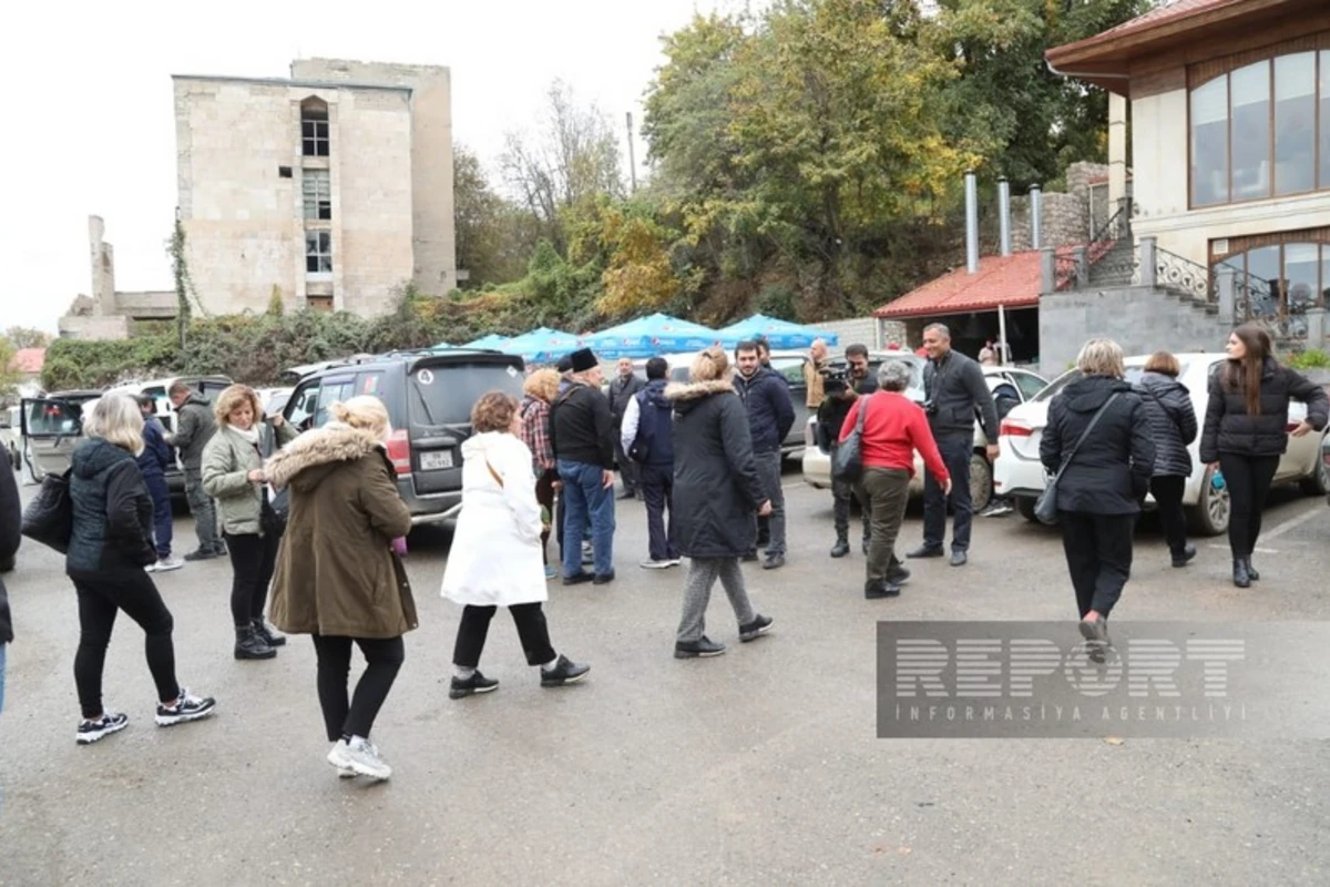 Международные путешественники посетили Шушу - ФОТО