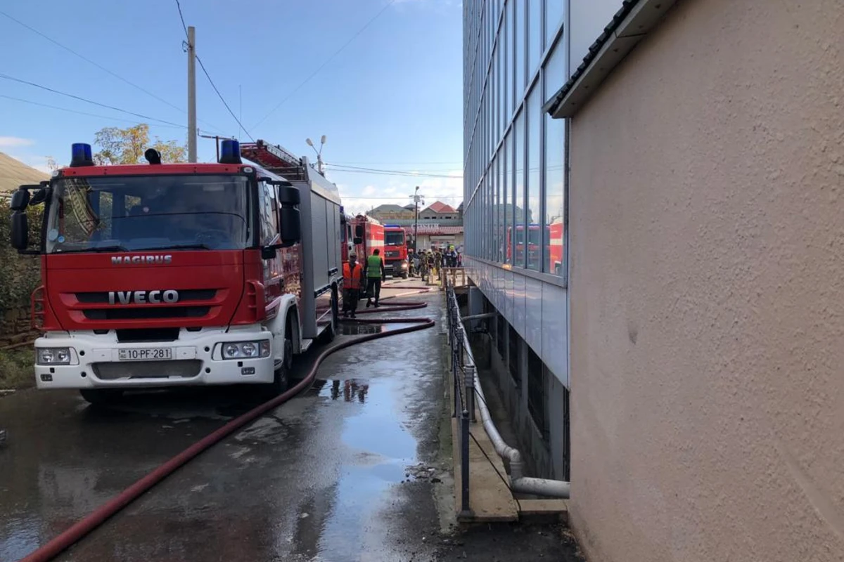 Пожар в ресторане в Масазыре потушен - ОБНОВЛЕНО + ФОТО