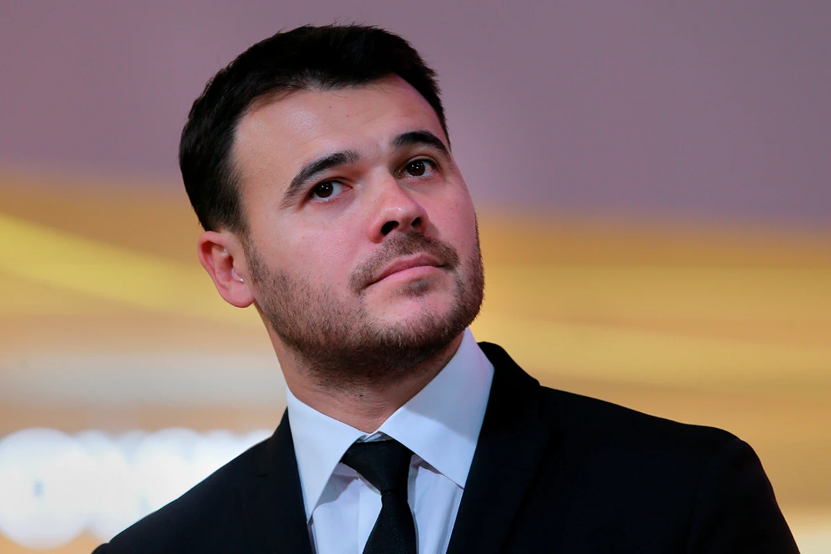 Эмин Агаларов предостерег поклонников от мошенников, использующих его имя - ФОТО