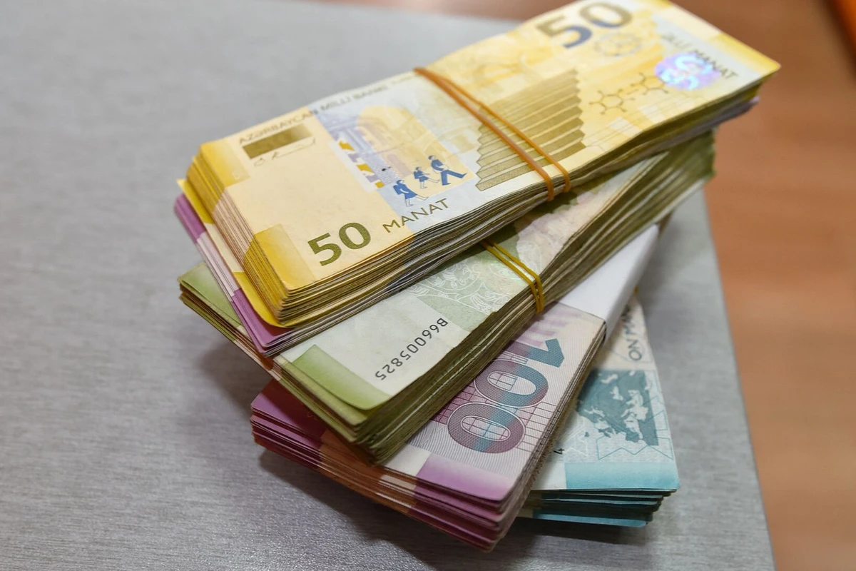 Какой будет среднемесячная зарплата в Азербайджане в 2023 году?