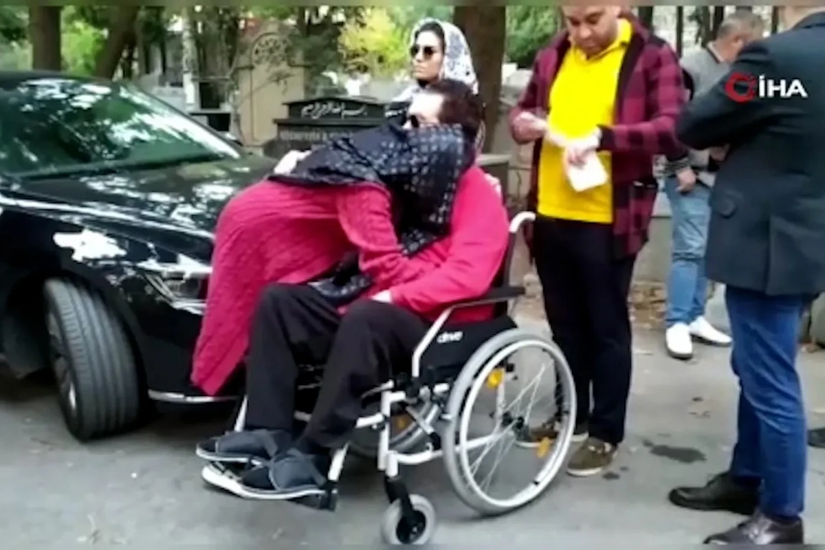 İbrahim Tatlıses keçmiş yoldaşını qucaqlayıb hönkür-hönkür ağladı - VİDEO