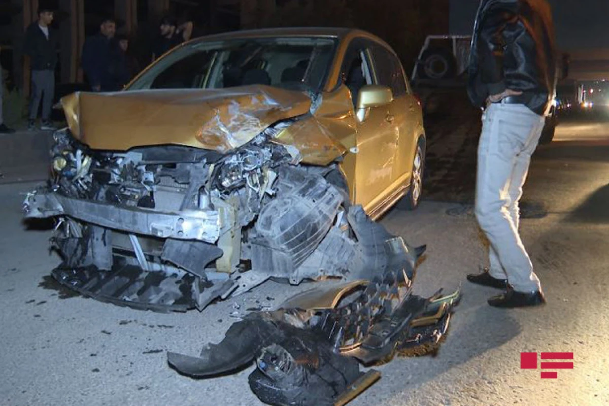 Abşeronda zəncirvari yol qəzasında bir nəfərin qolu sınıb - FOTO