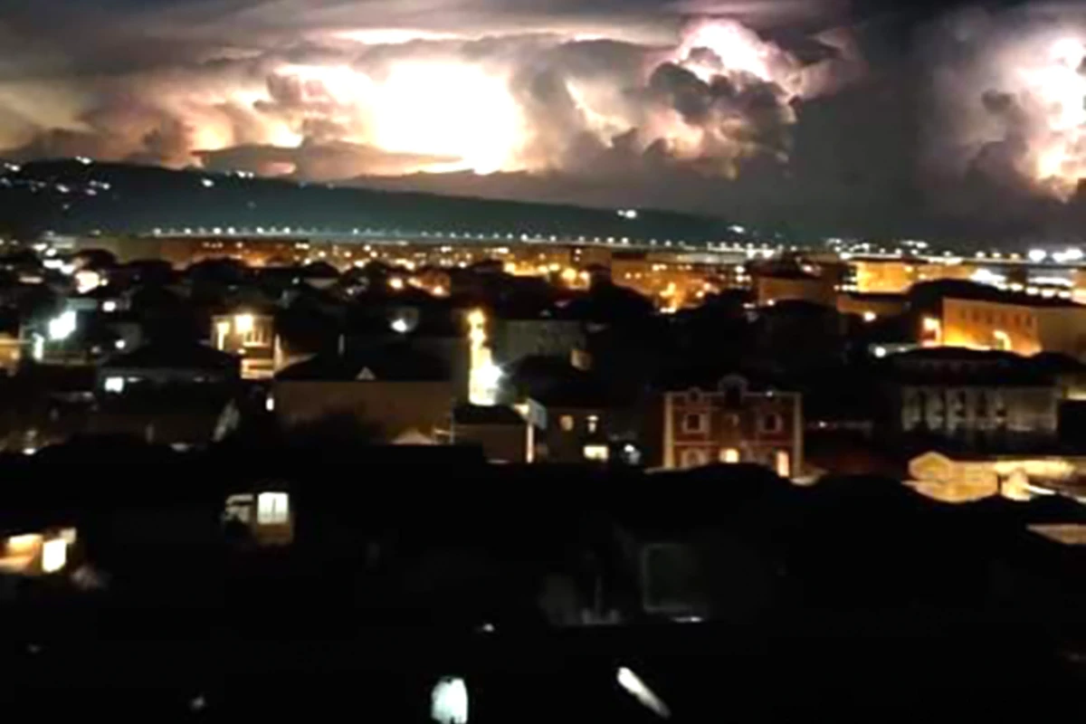 Bakı səmasında bu görüntü hamının marağına SƏBƏB OLDU - FOTO/VİDEO