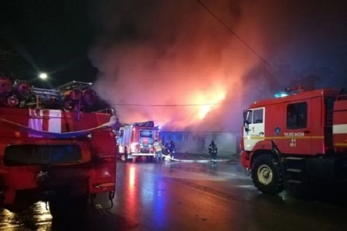 Владельцем кафе в России, в котором при пожаре погибли 15 человек, является азербайджанец - ФОТО Владельцем кафе в России, в котором при пожаре погибли 15 человек, является азербайджанец - ФОТО