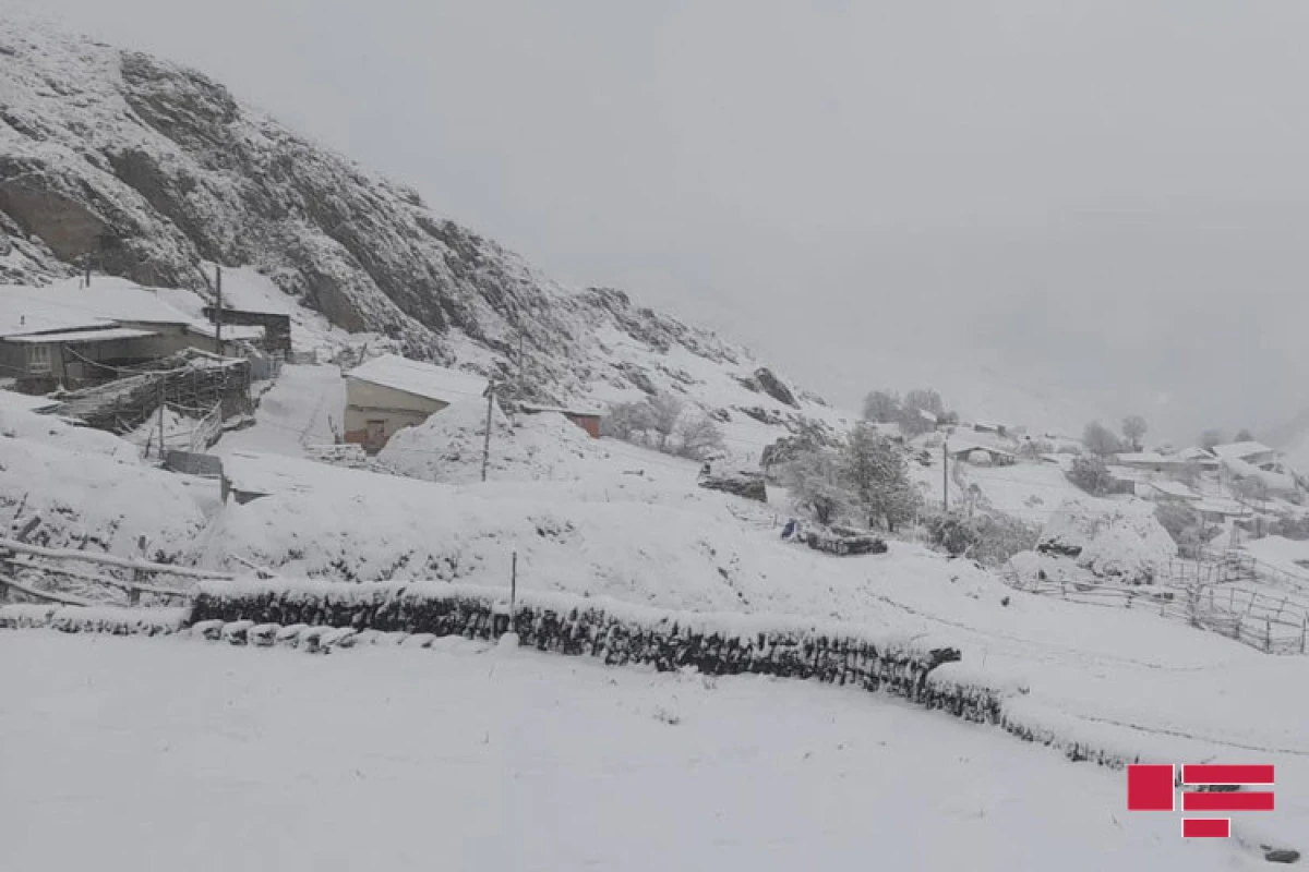 Azərbaycanda bu ərazilərə QAR YAĞDI - FOTO