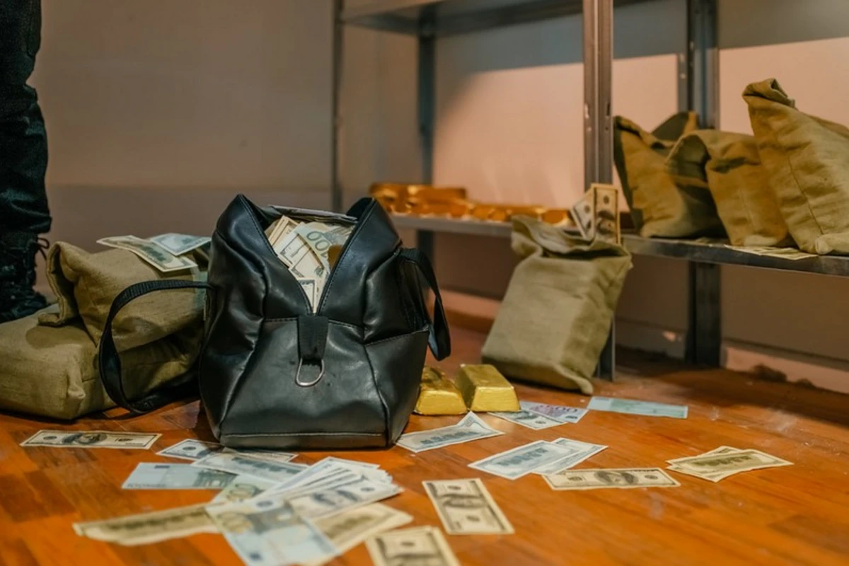 Bakı Beynəlxalq Avtovağzalında içərisində 30 000 dollar çanta oğurlanıb