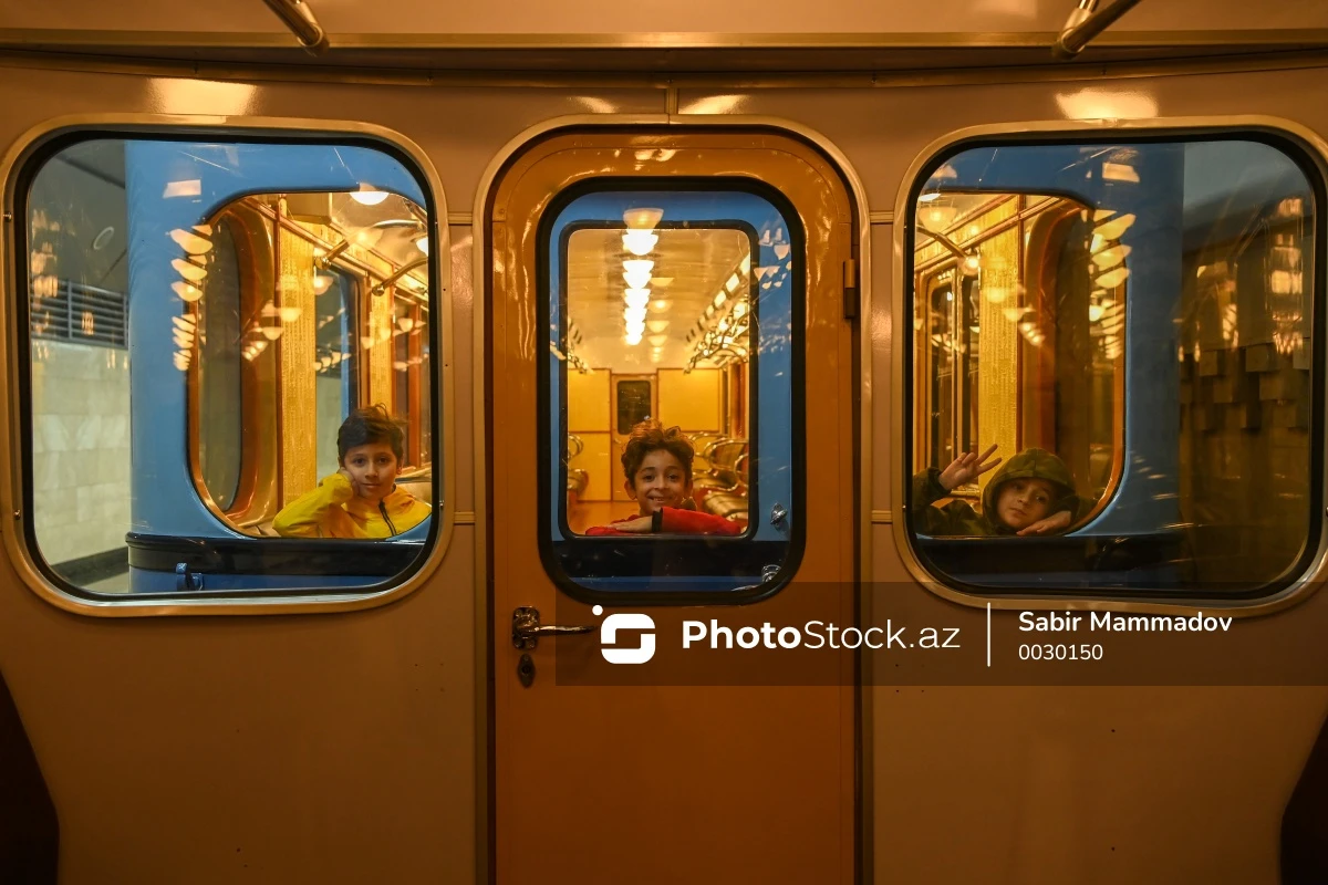 По случаю Дня Победы на станции Ичеришехер выставлены ретро-вагоны - ФОТОРЕПОРТАЖ