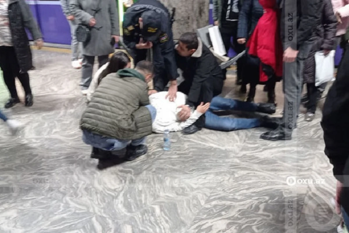 В бакинском метро у пассажира случился эпилептический приступ
