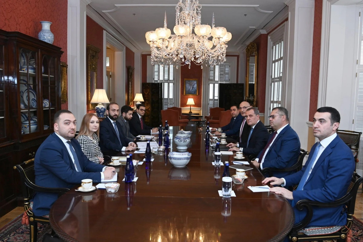 Azərbaycan və Ermənistan XİN başçılarının görüşü başlayıb - FOTO/VİDEO