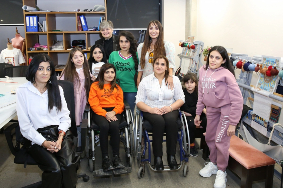 Leyla Əliyeva DOST İnklüziv İnkişaf və Yaradıcılıq Mərkəzində olub - FOTO