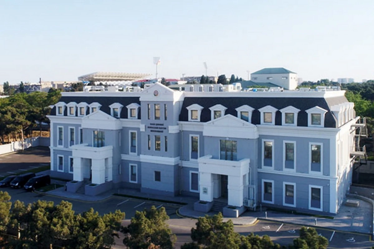 Bakıda 35 yaşlı şəxs məhkəmə binasını yandırmaq istədi