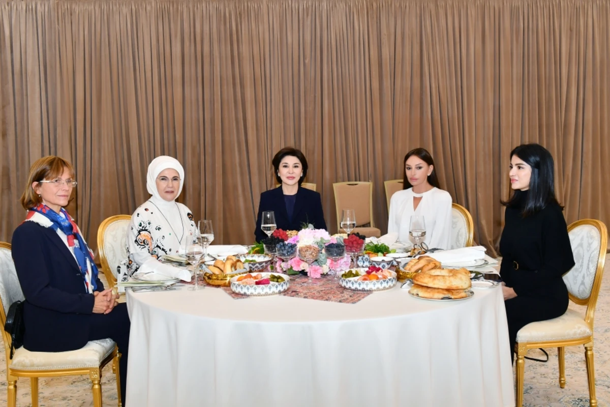 Mehriban Əliyeva Səmərqənddə təşkil olunan naharda iştirak edib - FOTO