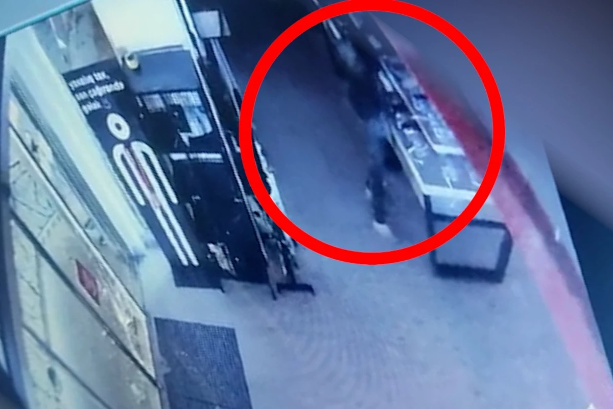 Mağazadan 31 min manatlıq “iphone” oğurlayan şəxs saxlanıldı - FOTO/VİDEO