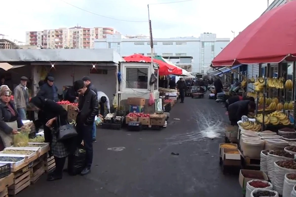 “8-ci km Bazarı”nda ciddi pozuntular aşkarlandı - FOTO/VİDEO “8-ci km Bazarı”nda ciddi pozuntular aşkarlandı - FOTO/VİDEO