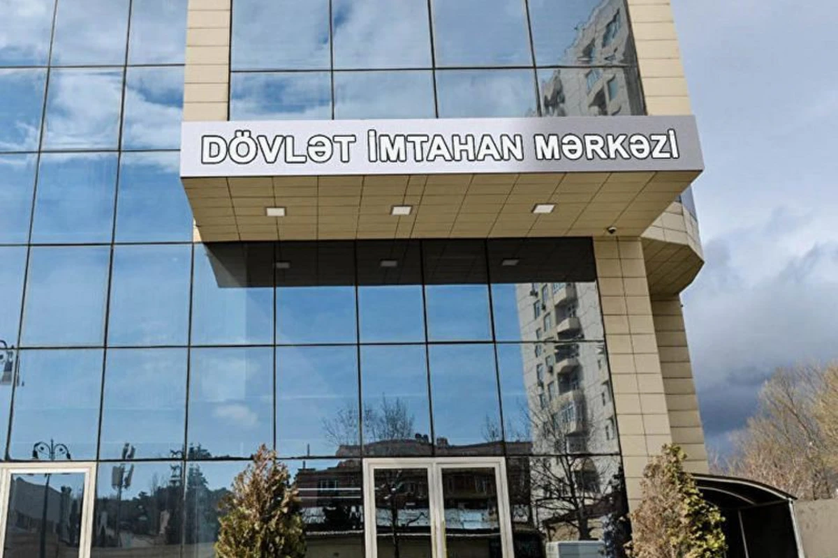 Dövlət qulluğunda fəaliyyətin davam etdirilməsi üzrə test imtahanı keçirilib