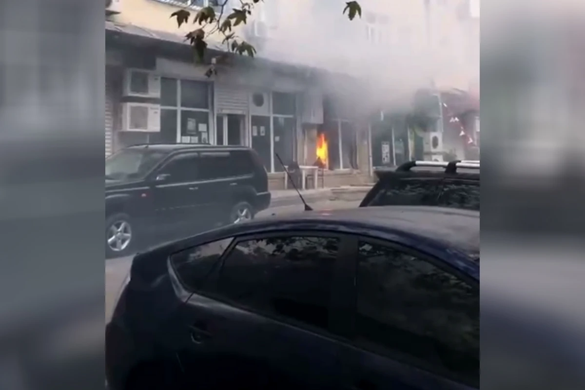 В Баку произошел взрыв в кафе - ВИДЕО