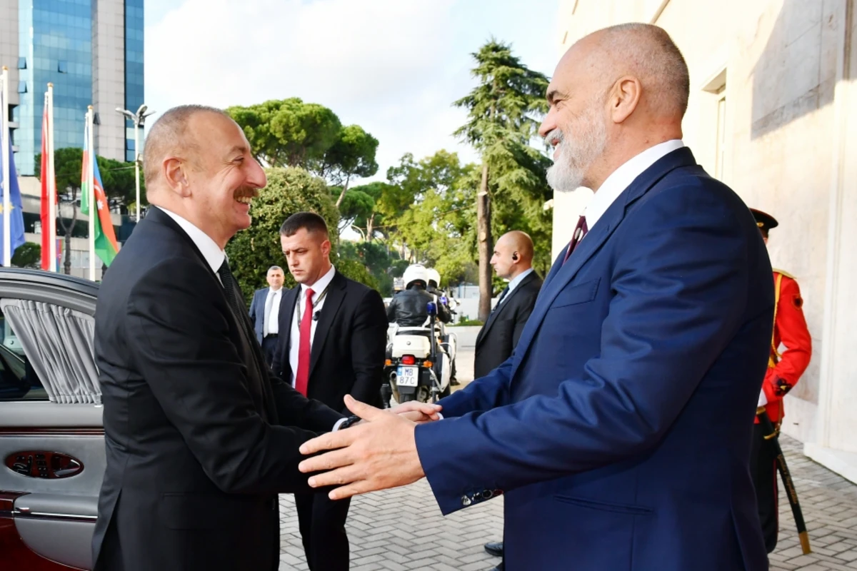 Prezident İlham Əliyevin Albaniyanın Baş naziri ilə təkbətək görüşü olub - FOTO - YENİLƏNİB Prezident İlham Əliyevin Albaniyanın Baş naziri ilə təkbətək görüşü olub - FOTO - YENİLƏNİB