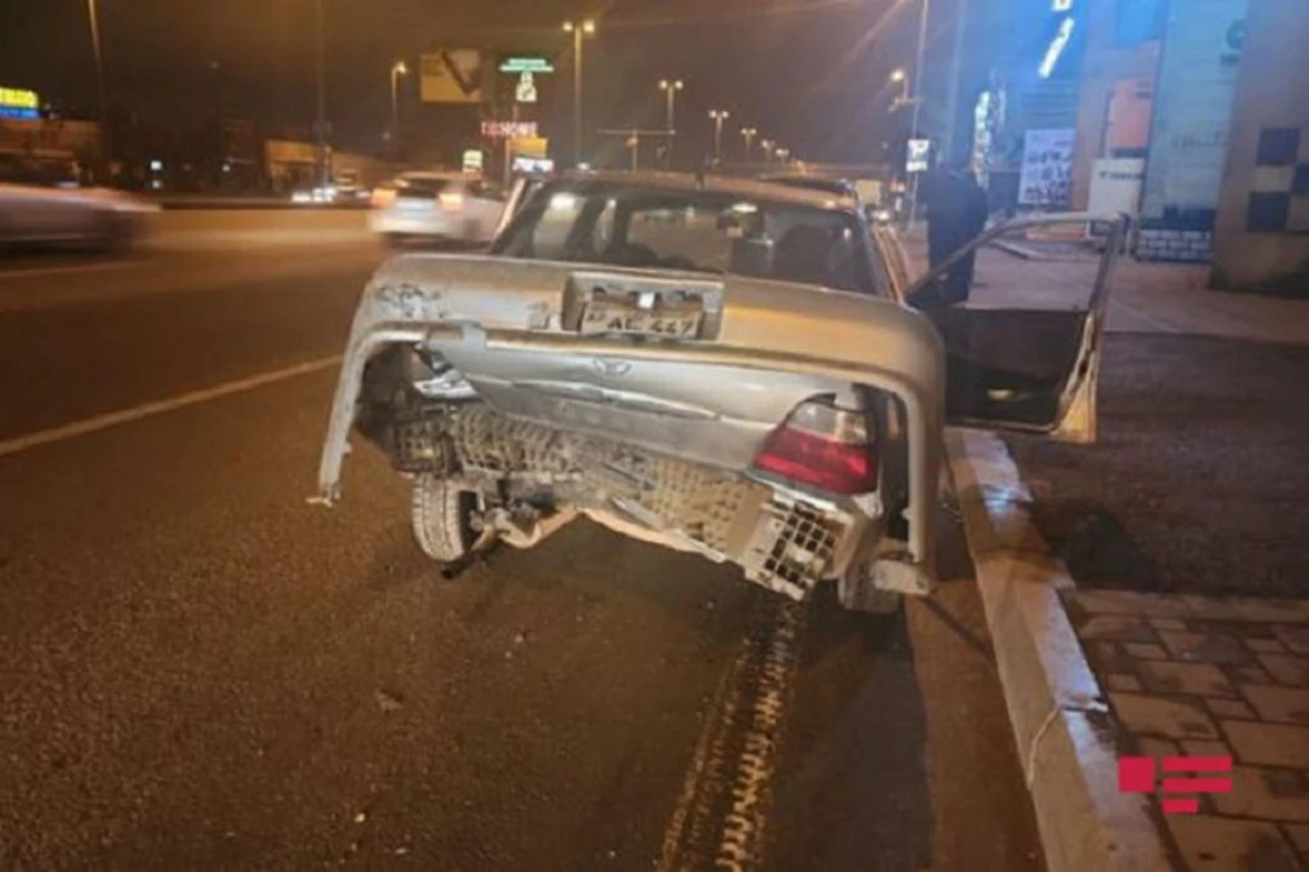 Bakıda zəncirvari yol qəzası baş verib, xəsarət alan var – FOTO Bakıda zəncirvari yol qəzası baş verib, xəsarət alan var – FOTO