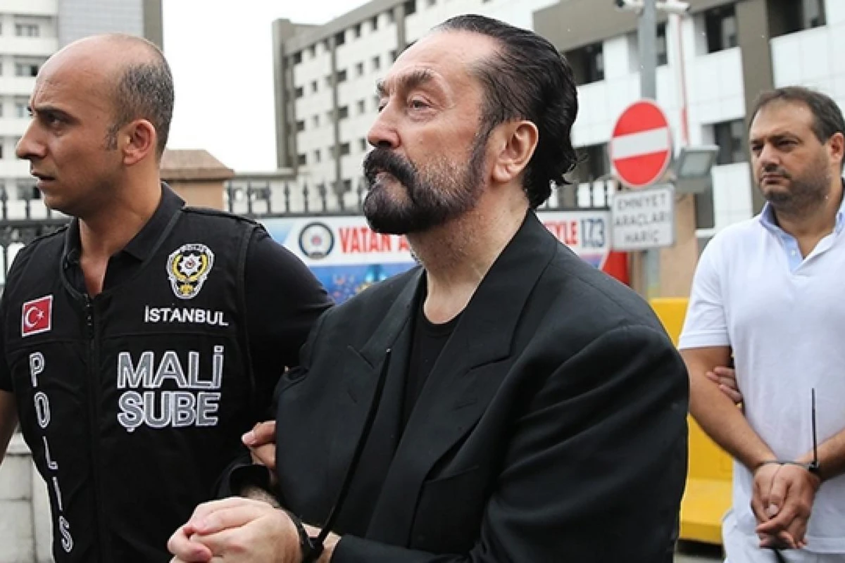 Adnan Oktara 8658 il həbs cəzası verildi
