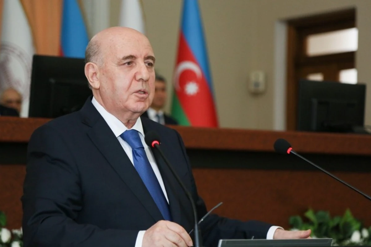 Президент Азербайджана наградил Ахлимана Амирасланова