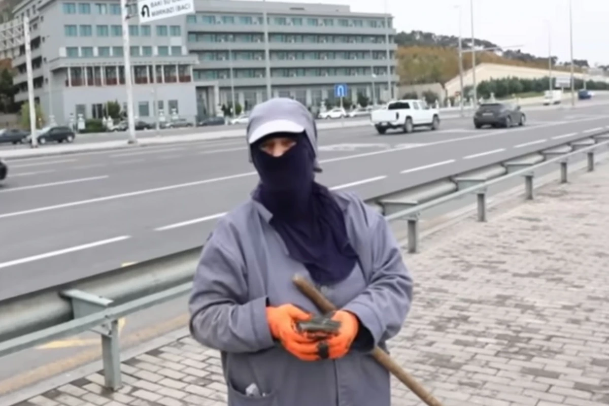 Bulvarda vurulan hər jimə görə 1 AZN pul verdilər - VİDEO
