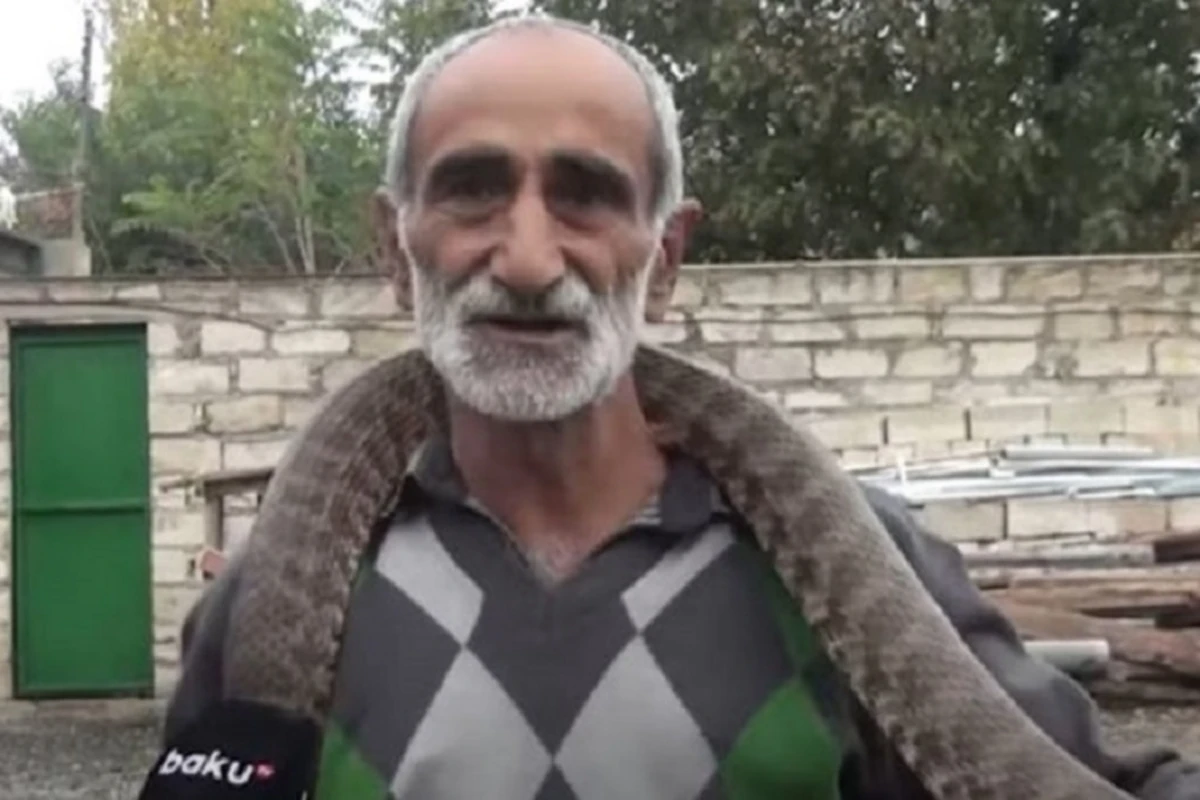 İlanları qoynunda bəsləyən Mirhəsən kişi - VİDEO