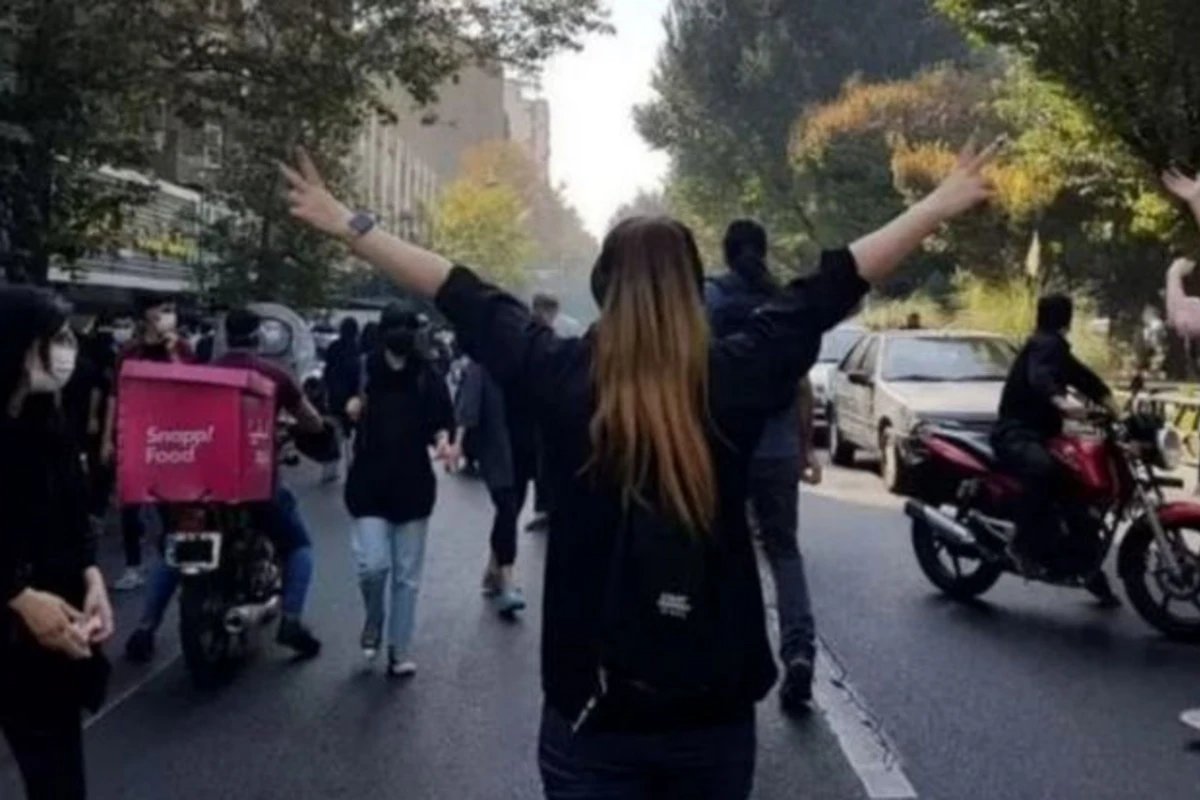 İranda öldürülən etirazçıların sayı 400-ü ötüb