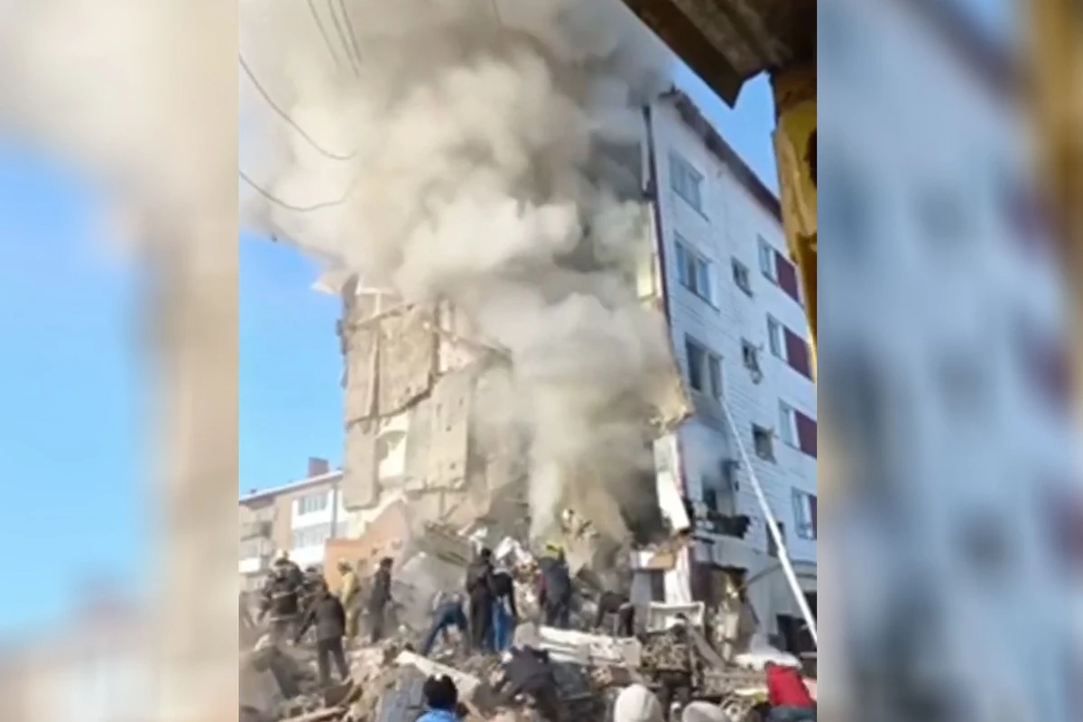 Rusiyada PARTLAYIŞ - BİNANIN BİR HİSSƏSİ ÇÖKDÜ - ÖLƏNLƏR VAR -  VİDEO